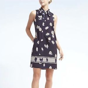BANANA REPUBLIC Print Tie-Neck Shift Dress